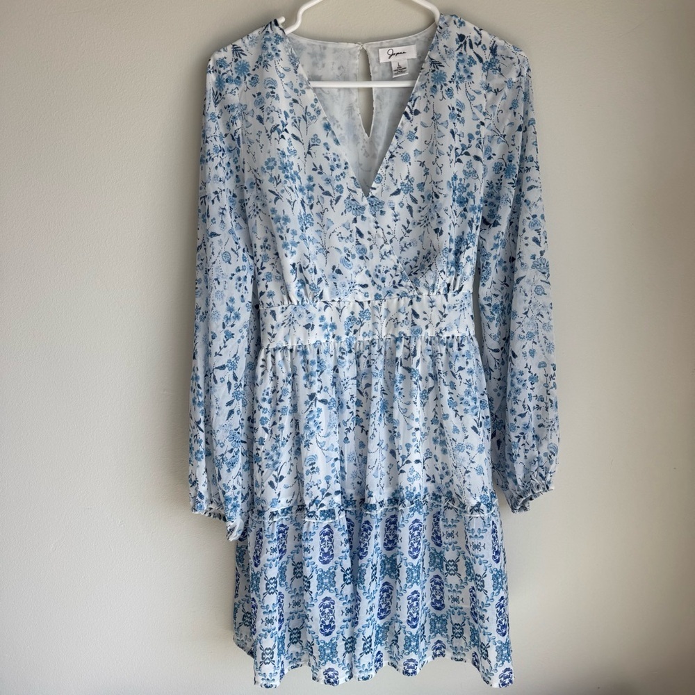 Japna White and Blue Patterned Sun Dress Size Large -Back Tie Long Sleeve